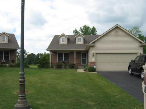 front view picture of 11104 Strathmore Ct, Grand Blanc, MI. 48439