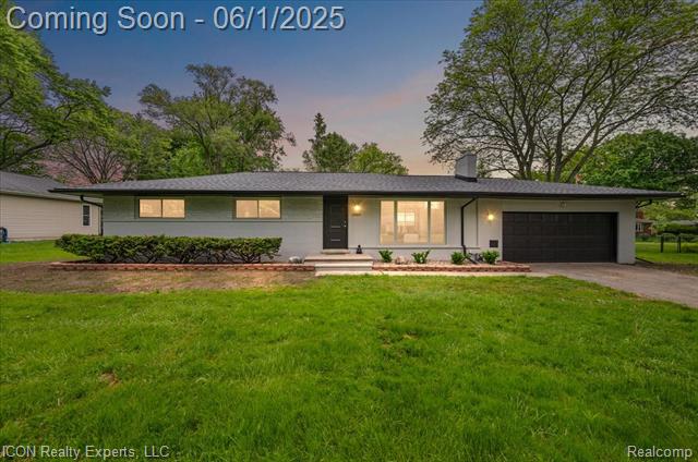 front view picture of 28400 Kendallwood Dr, Farmington, MI. 48334