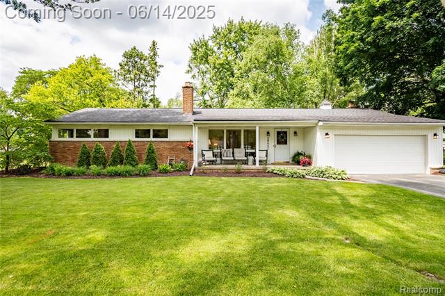 front view picture of 28441 Westerleigh Rd, Farmington, MI. 48334