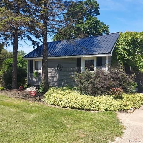 front view picture of 4481 Belford Rd, Holly, MI. 48442