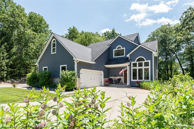 front view picture of 220 Norris Dr, Ortonville, MI. 48462