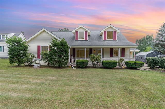 front view picture of 764 Oakwood Rd, Ortonville, MI. 48462