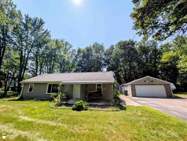 front view picture of 491 N Sashabaw Rd, Ortonville, MI. 48462