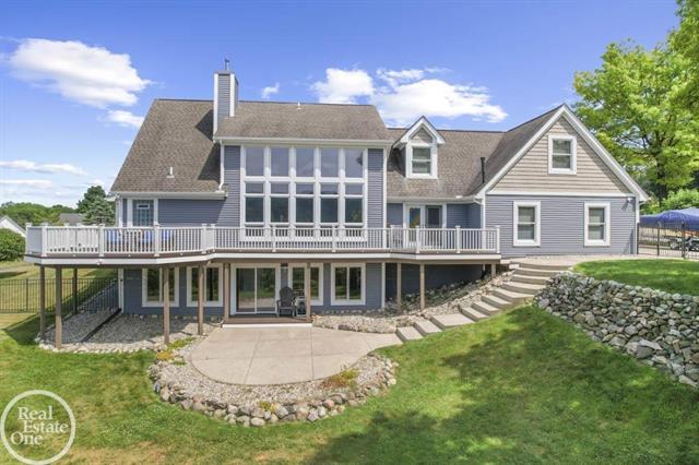 front view picture of 1011 N Ortonville Rd, Ortonville, MI. 48462