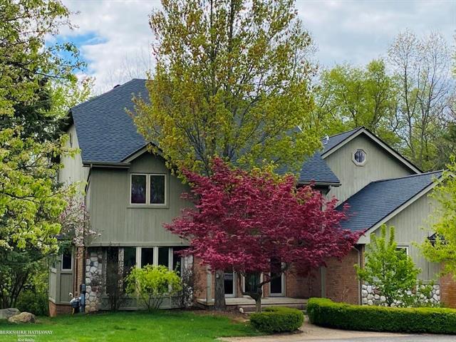 front view picture of 2087 Hidden Ln, Leonard, MI. 48367