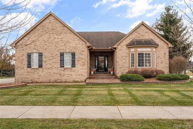 front view picture of 791 W Bay Shore Dr, Oxford, MI. 48371