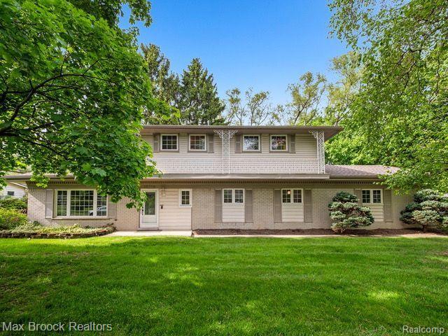 front view picture of 32770 Ardwick Rd, Farmington, MI. 48334