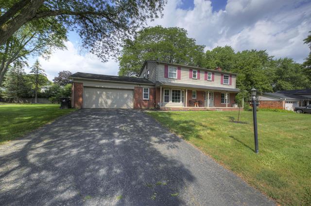 front view picture of 28789 Kendallwood Dr, Farmington, MI. 48334