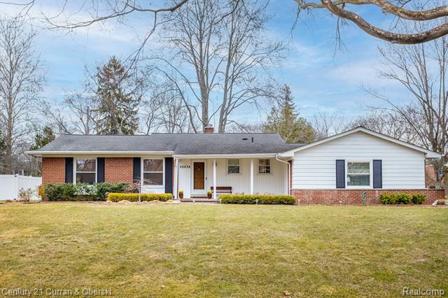 front view picture of 28838 Aranel St, Farmington, MI. 48334