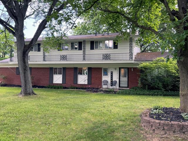 front view picture of 29011 Glenarden St, Farmington, MI. 48334