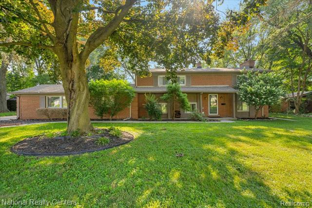 front view picture of 29998 Beacontree St, Farmington, MI. 48331