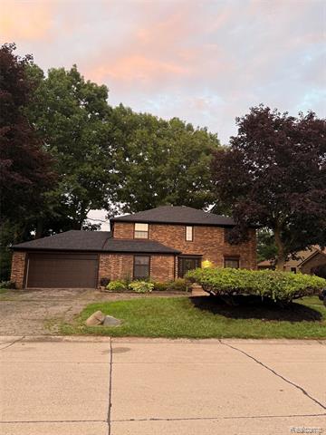 front view picture of 30056 Mayfair Dr, Farmington, MI. 48331