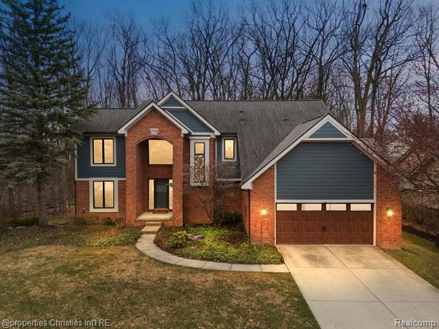 front view picture of 30546 Knighton Dr, Farmington, MI. 48331