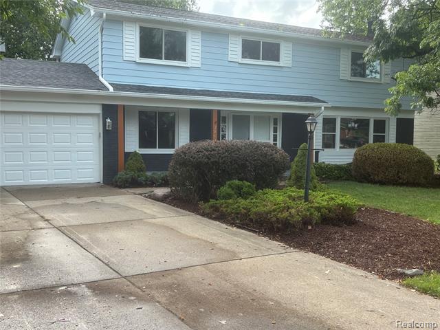 front view picture of 29621 Fernhill Dr, Farmington, MI. 48334