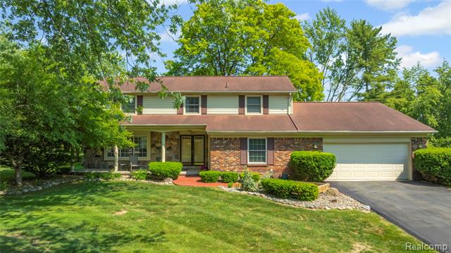 front view picture of 29832 High Valley Ct, Farmington, MI. 48331