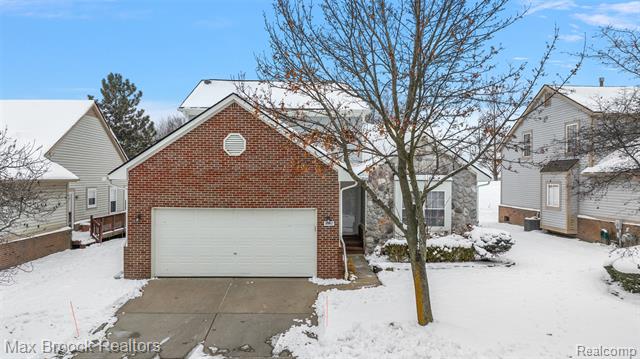 front view picture of 30847 Palmer Dr, Novi, MI. 48377