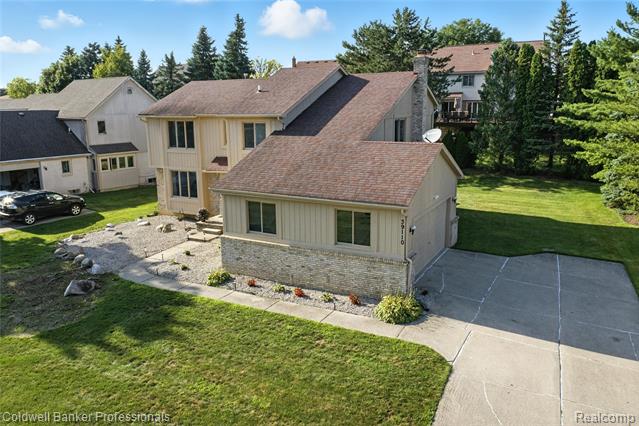 front view picture of 39110 Horton Dr, Farmington, MI. 48331