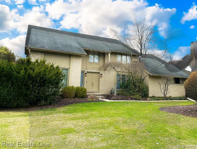 front view picture of 28761 Appleblossom Ln, Farmington, MI. 48331