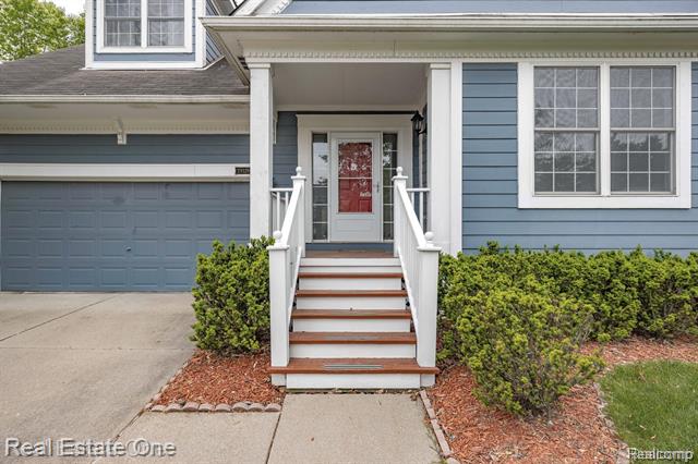 front view picture of 29329 Whistler Dr, Novi, MI. 48377