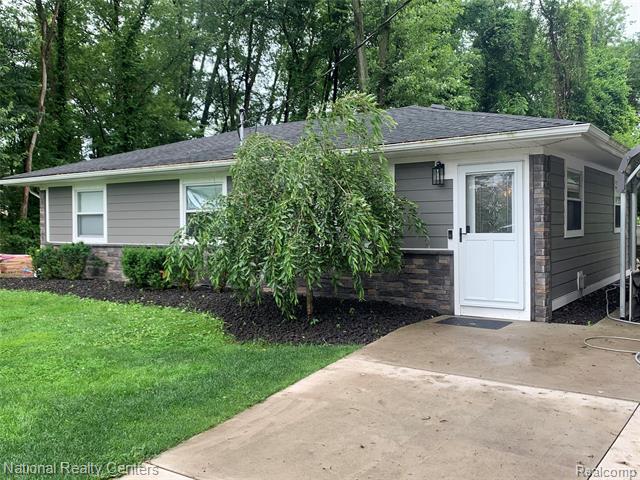 front view picture of 1485 Paramount St, Novi, MI. 48377