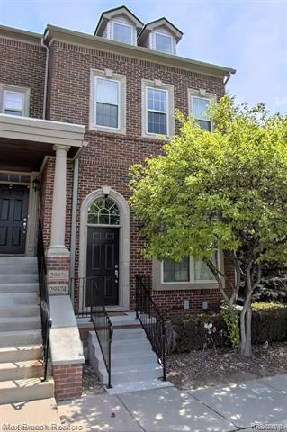front view picture of 29374 Glen Oaks Blvd W, Farmington, MI. 48334