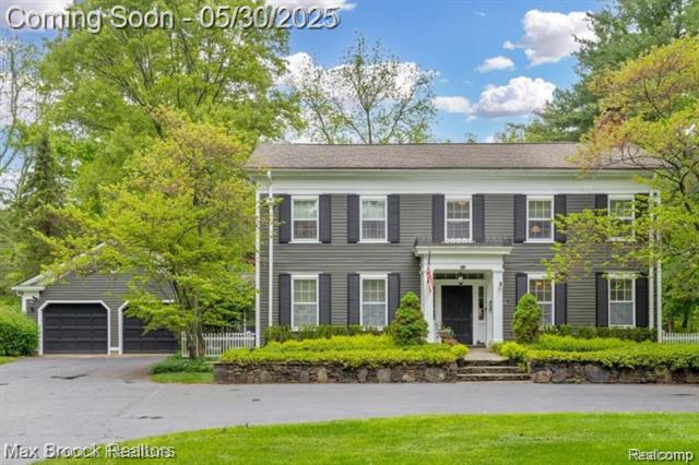 front view picture of 27160 Scenic Hwy, Franklin, MI. 48025