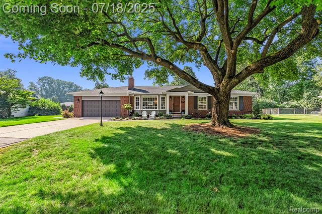 front view picture of 31671 Southview St, Franklin, MI. 48025
