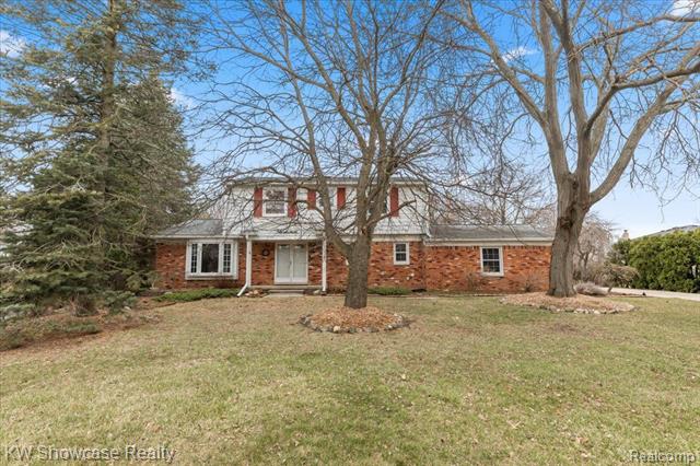 front view picture of 30679 S Wendybrook Ct, Farmington, MI. 48334