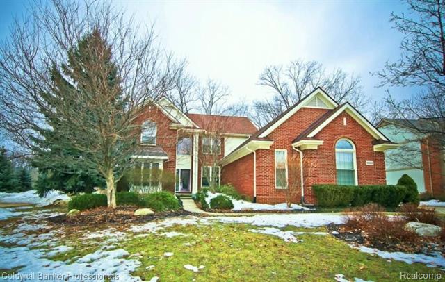 front view picture of 40655 Paisley Cir, Novi, MI. 48377