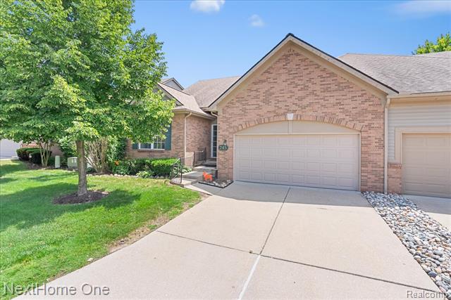 front view picture of 245 Winslow Cir, Walled Lake, MI. 48390