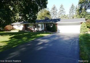 front view picture of 24440 Bloomington Dr, Franklin, MI. 48025