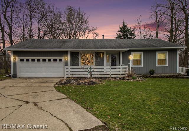 front view picture of 294 Cheriton St, Walled Lake, MI. 48390