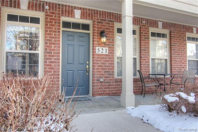 front view picture of 521 Red Oak Ct, Walled Lake, MI. 48390