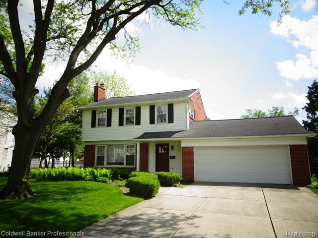 front view picture of 17841 Kirkshire Ave, Franklin, MI. 48025