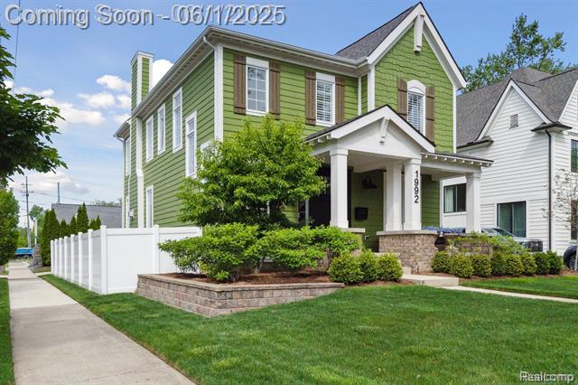 front view picture of 1992 Shipman Blvd, Birmingham, MI. 48009