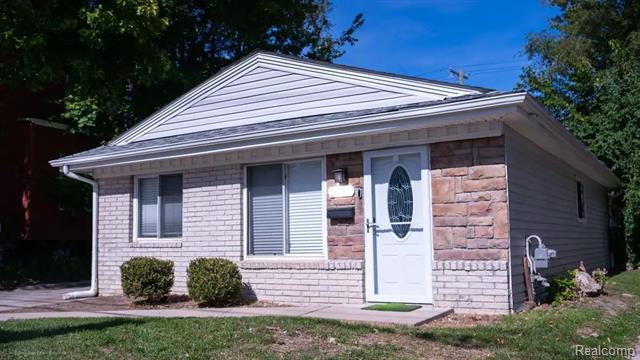 front view picture of 1205 E 14 Mile Rd, Birmingham, MI. 48009