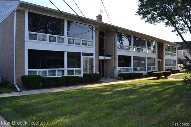 front view picture of 150 Bird Ave, Birmingham, MI. 48009