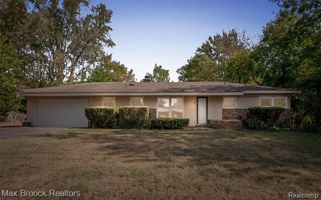 front view picture of 5312 Cambourne Pl, West Bloomfield, MI. 48322