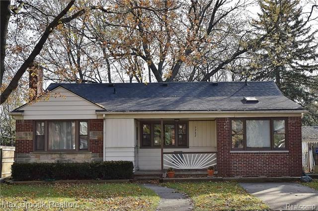 front view picture of 1752 Sheffield Rd, Birmingham, MI. 48009