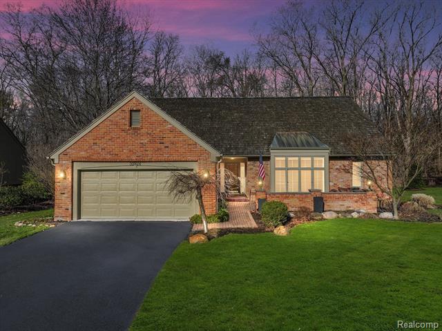 front view picture of 32824 Outland Trl, Franklin, MI. 48025