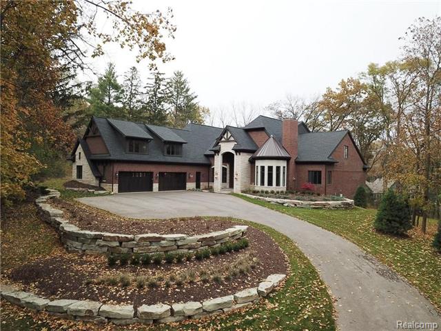 front view picture of 32890 Whatley Rd, Franklin, MI. 48025
