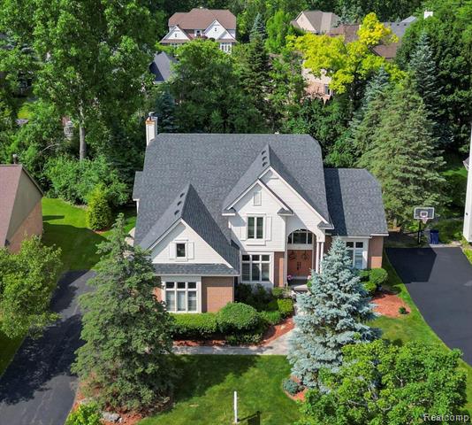 front view picture of 7304 Colchester Ln, West Bloomfield, MI. 48322