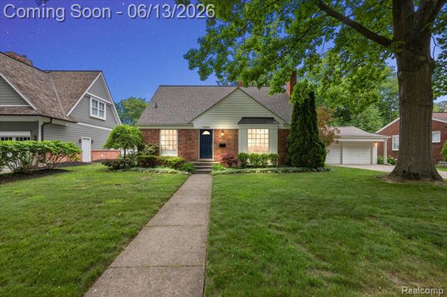 front view picture of 2260 W Lincoln St, Birmingham, MI. 48009