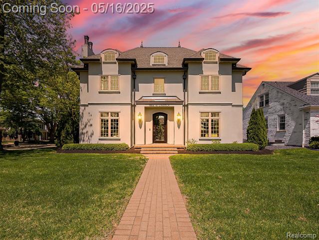 front view picture of 1684 W Lincoln St, Birmingham, MI. 48009