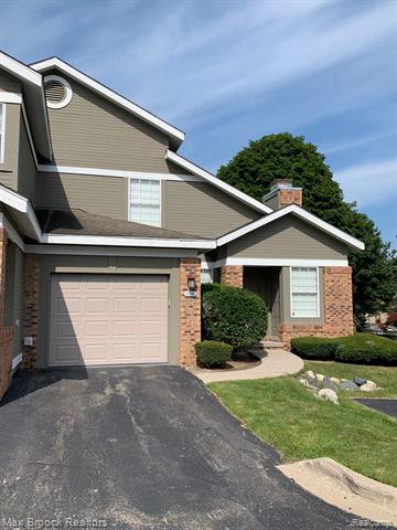front view picture of 6798 Chimney Sweep Ct, West Bloomfield, MI. 48322