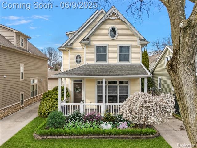 front view picture of 675 Davis Ave, Birmingham, MI. 48009
