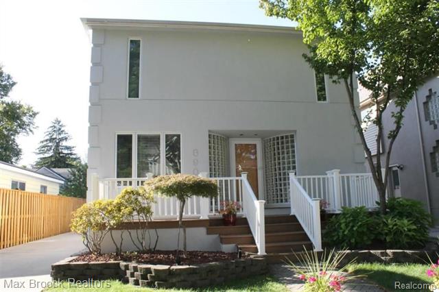 front view picture of 890 Emmons Ave, Birmingham, MI. 48009