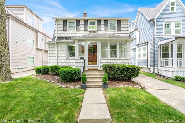 front view picture of 1139 Emmons Ave, Birmingham, MI. 48009