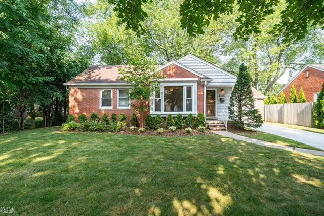 front view picture of 1186 S Eton St, Birmingham, MI. 48009