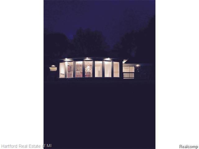 front view picture of 3023 Middlebury Ln, Bloomfield Hills, MI. 48301